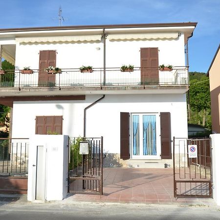 La Perla Del Magra Holidays House Monte Marcello Ngoại thất bức ảnh