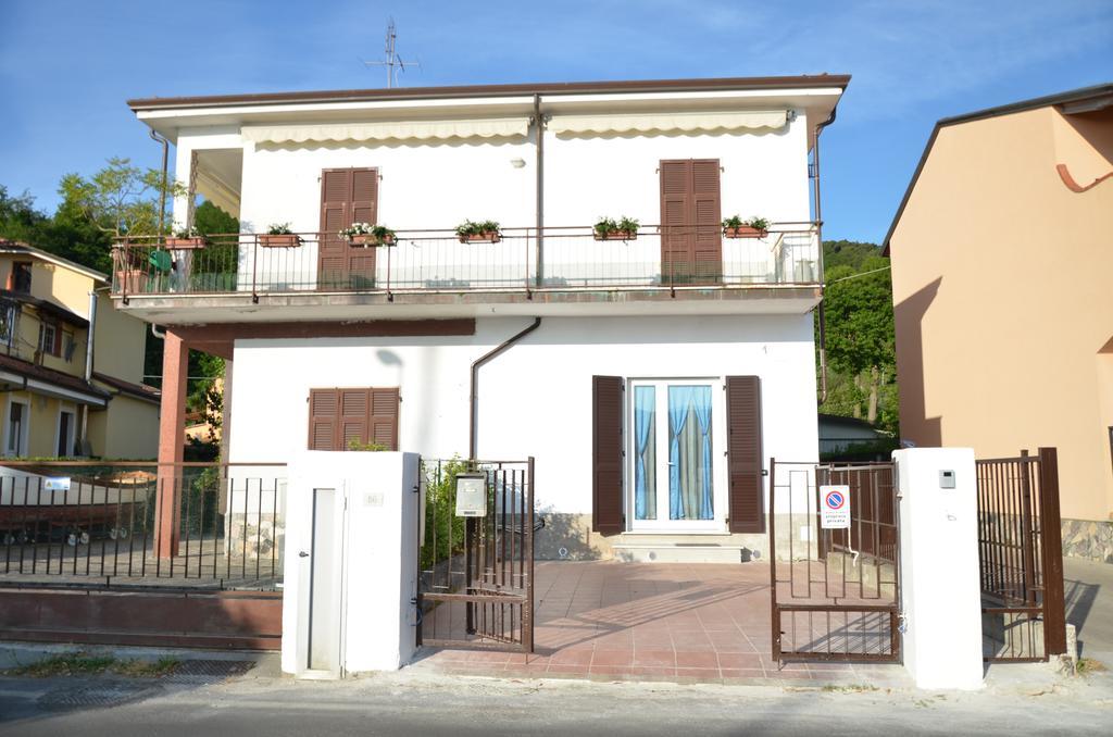 La Perla Del Magra Holidays House Monte Marcello Ngoại thất bức ảnh